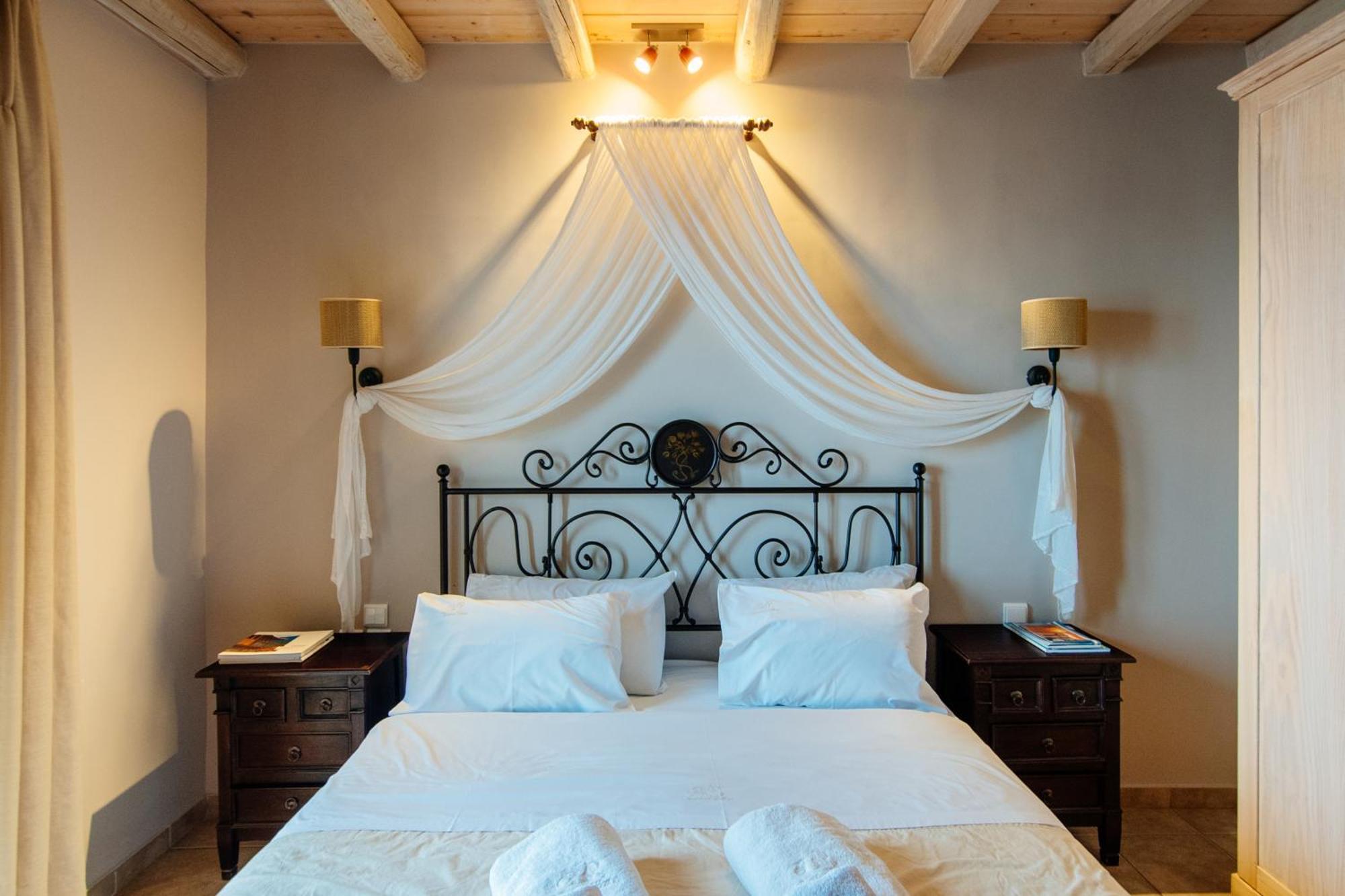Apelon Tiritas Villas Leonidio Exterior photo